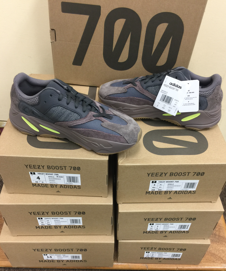 ADIDAS YEEZY BOOST 700 Mauve \